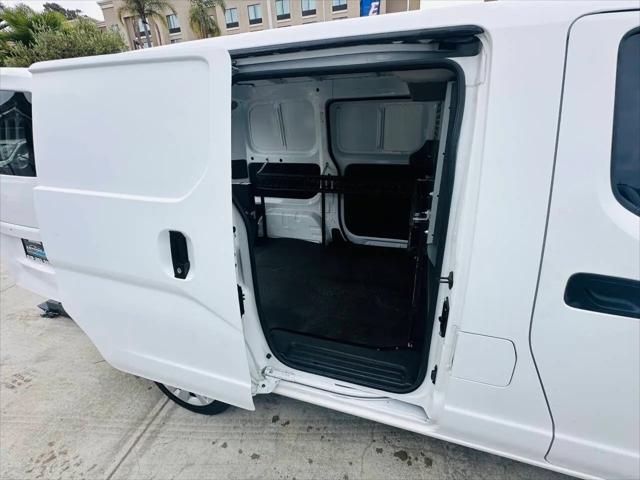 2017 Nissan NV200 SV