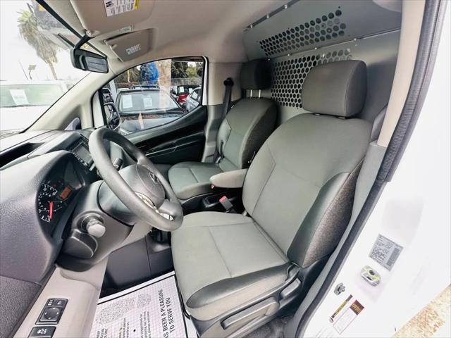 2017 Nissan NV200 SV