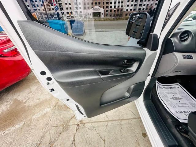 2017 Nissan NV200 SV