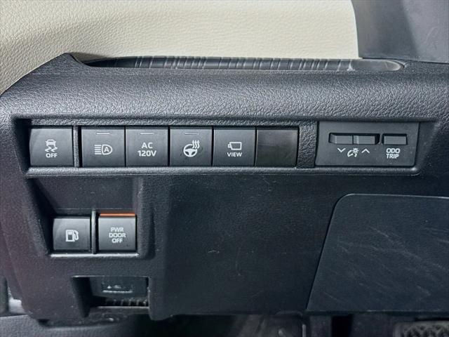 2023 Toyota Sienna Platinum