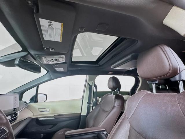 2023 Toyota Sienna Platinum