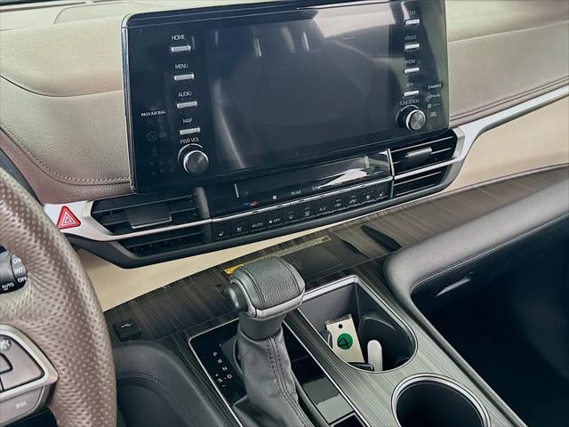 2023 Toyota Sienna Platinum