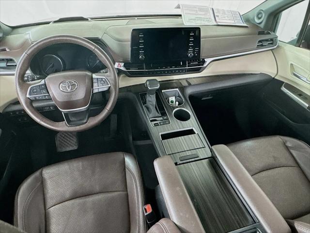 2023 Toyota Sienna Platinum