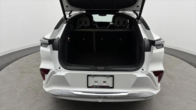 2024 Buick NV Avenir FWD
