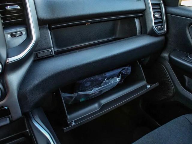 2024 Ram 1500 Big Horn Crew Cab 4x4 5'7" Box