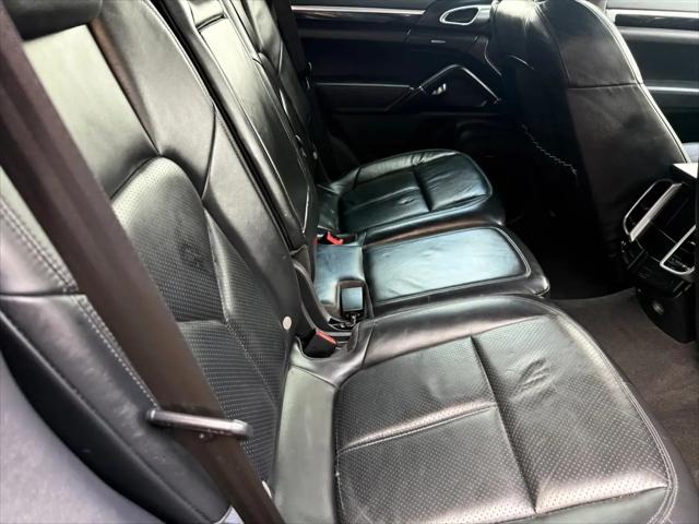 2012 Porsche Cayenne Cayenne
