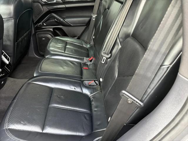 2012 Porsche Cayenne Cayenne