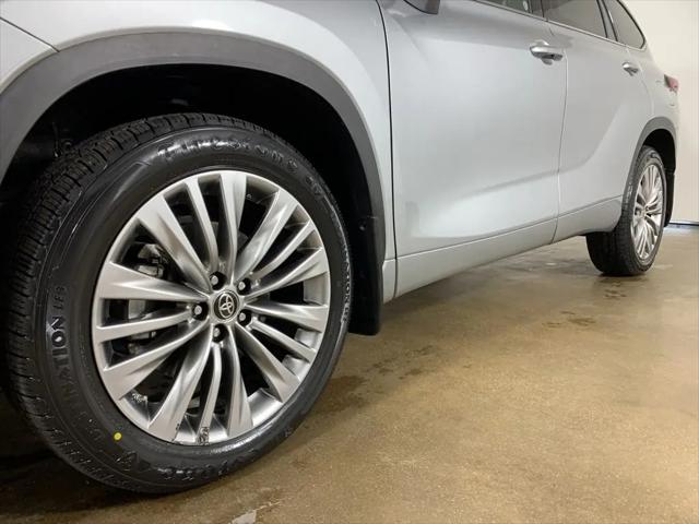 2022 Toyota Highlander Platinum