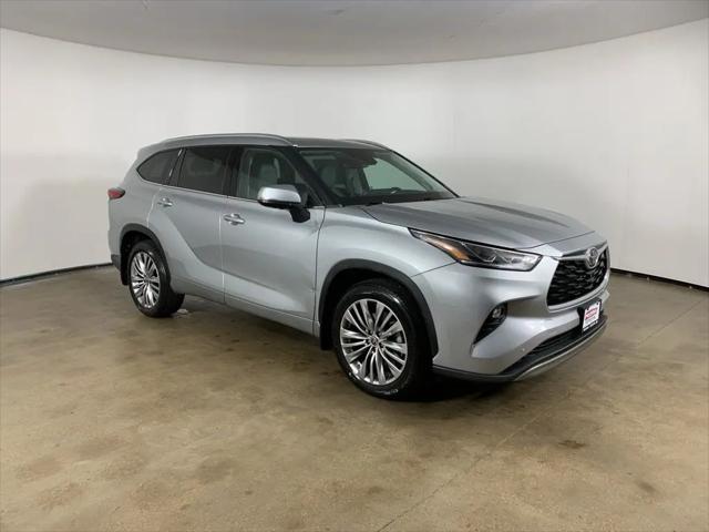 2022 Toyota Highlander Platinum