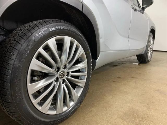 2022 Toyota Highlander Platinum