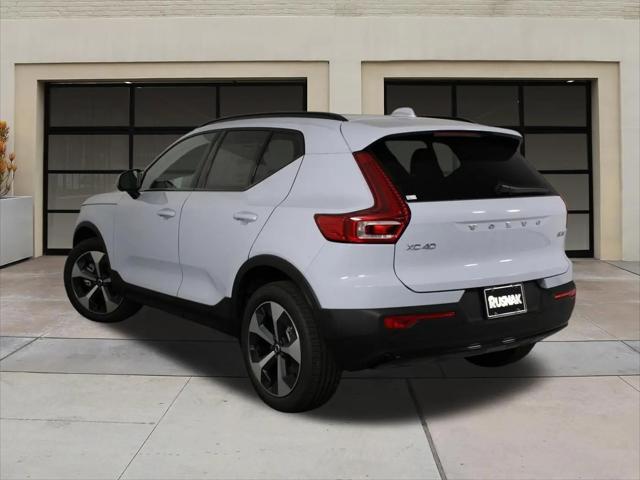 2026 Volvo XC40 Plus, B5 AWD Gas (mild hybrid), Dark