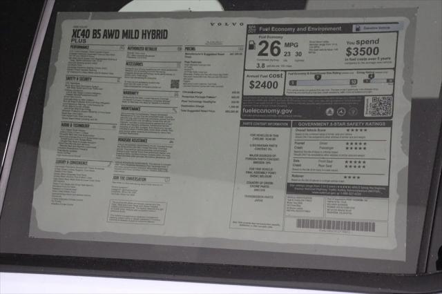 2026 Volvo XC40 Plus, B5 AWD Gas (mild hybrid), Dark