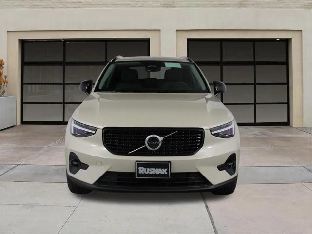 2026 Volvo XC40 Ultra, B5 AWD Gas (mild hybrid), Dark