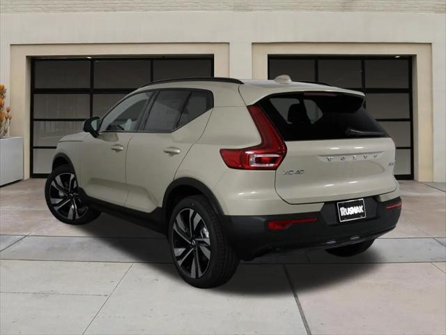 2026 Volvo XC40 Ultra, B5 AWD Gas (mild hybrid), Dark