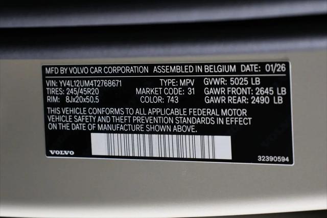 2026 Volvo XC40 Ultra, B5 AWD Gas (mild hybrid), Dark