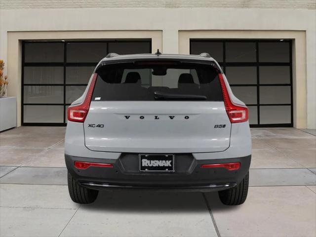 2026 Volvo XC40 Black Edition Ultra, B5 AWD Gas (mild hybrid)