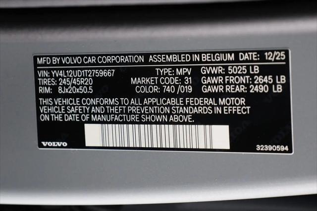 2026 Volvo XC40 Black Edition Ultra, B5 AWD Gas (mild hybrid)