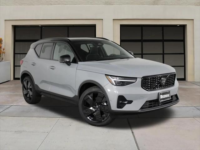 2026 Volvo XC40 Black Edition Ultra, B5 AWD Gas (mild hybrid)