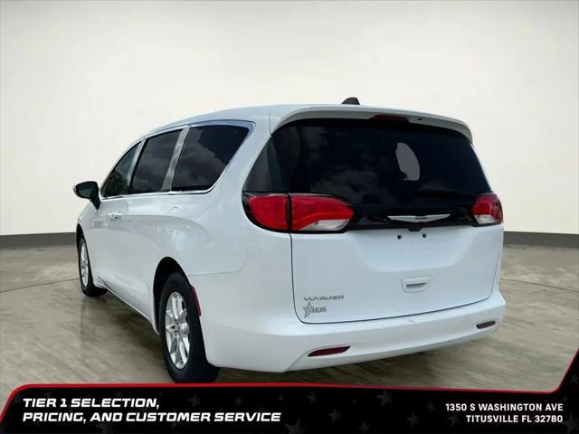 2023 Chrysler Voyager LX