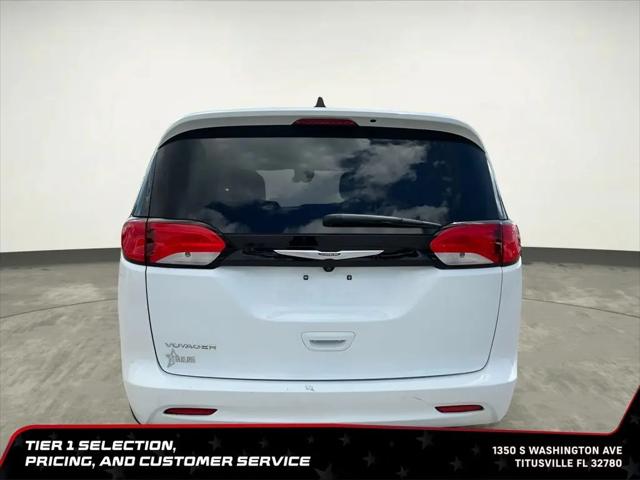 2023 Chrysler Voyager LX