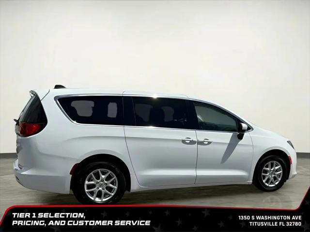 2023 Chrysler Voyager LX