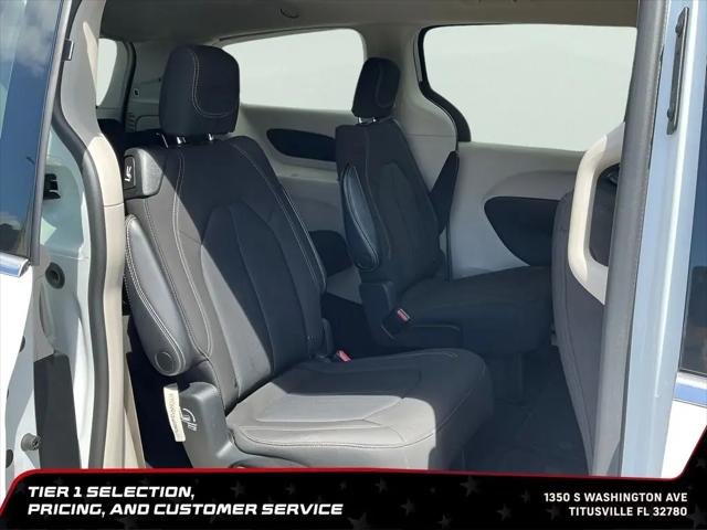 2023 Chrysler Voyager LX