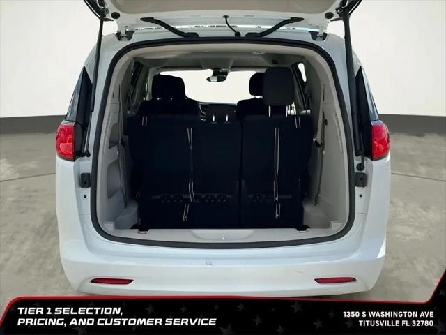 2023 Chrysler Voyager LX