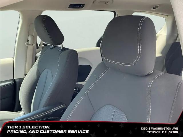 2023 Chrysler Voyager LX