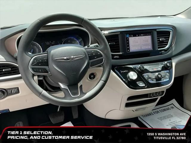 2023 Chrysler Voyager LX