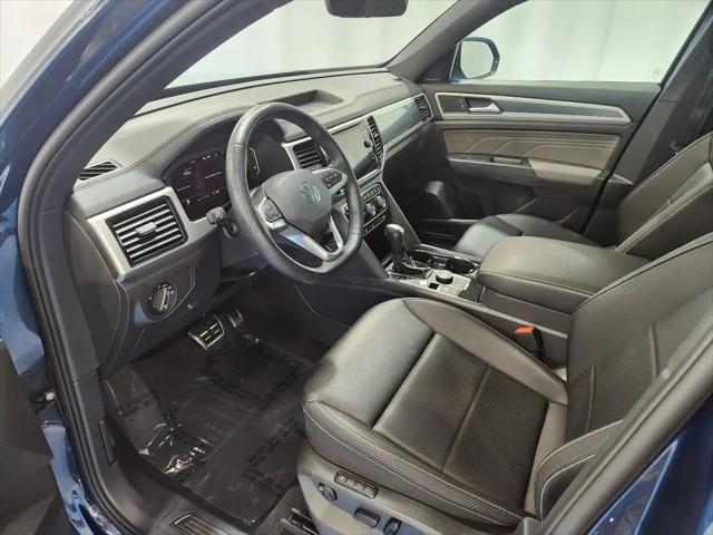 2023 Volkswagen Atlas Cross Sport 2.0T SEL R-Line Black