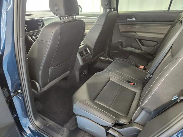 2023 Volkswagen Atlas Cross Sport 2.0T SEL R-Line Black