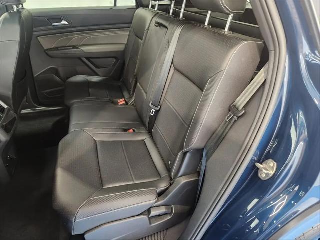 2023 Volkswagen Atlas Cross Sport 2.0T SEL R-Line Black