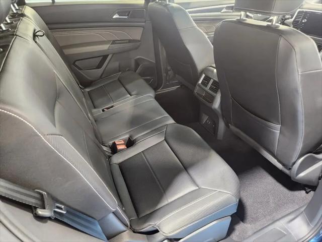2023 Volkswagen Atlas Cross Sport 2.0T SEL R-Line Black