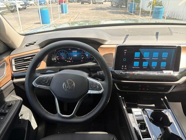 2026 Volkswagen Atlas SE with Technology