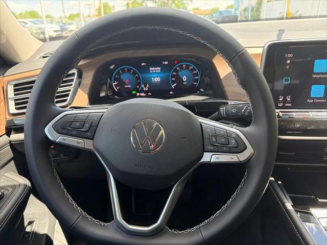 2026 Volkswagen Atlas SE with Technology