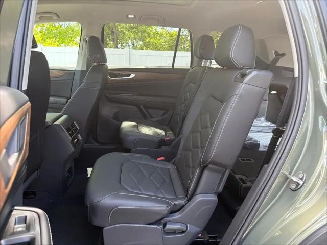 2026 Volkswagen Atlas SE with Technology
