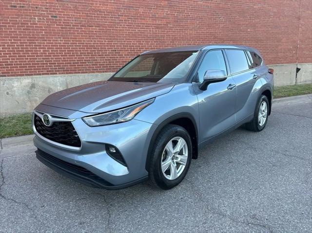 2022 Toyota Highlander LE for sale in Wichita, KS