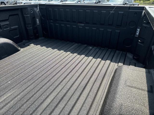 2026 GMC Sierra 1500 Crew Cab, Short Bed, SLT, 4WD