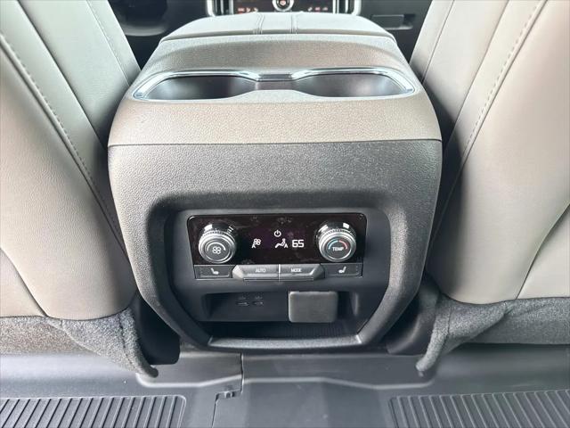 2026 GMC Acadia Elevation FWD