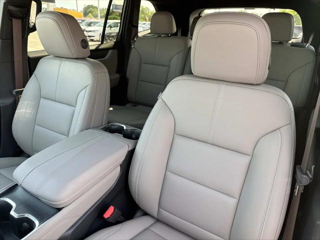 2026 GMC Acadia Elevation FWD
