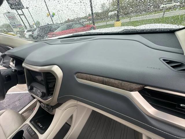 2022 GMC Acadia AWD Denali