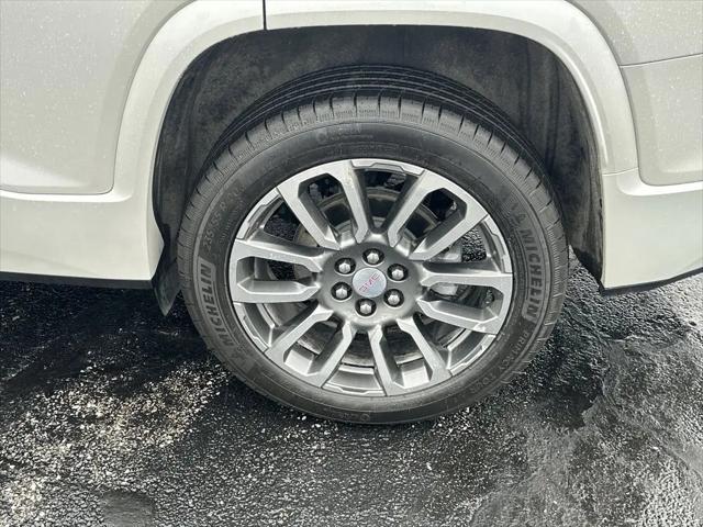 2022 GMC Acadia AWD Denali