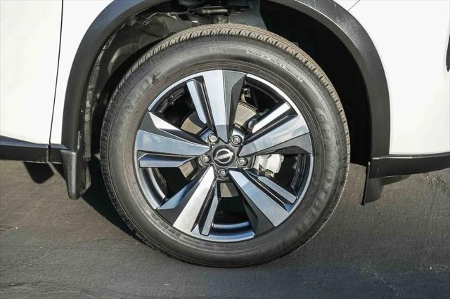 2025 Nissan Rogue SL FWD