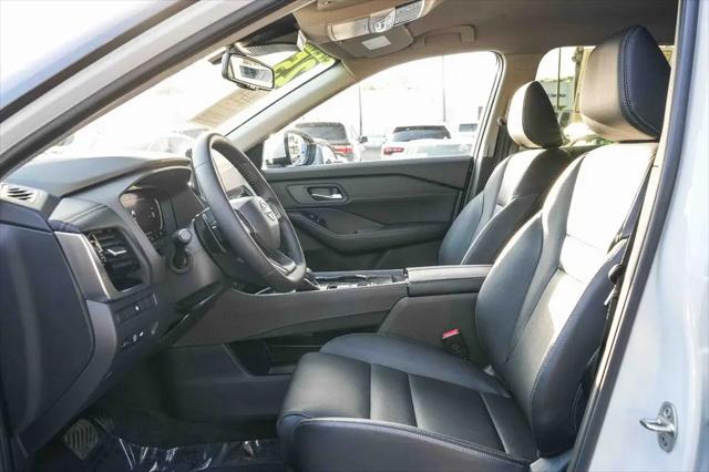 2025 Nissan Rogue SL FWD