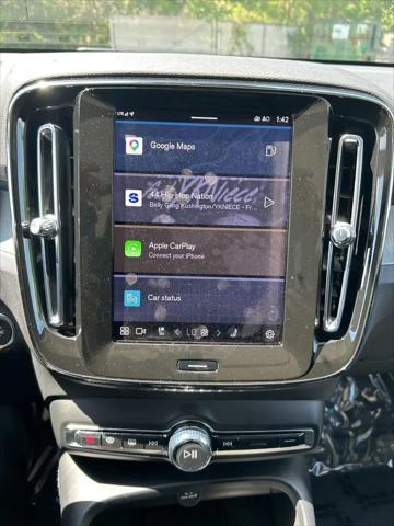 2025 Volvo XC40 B5 Core Bright Theme