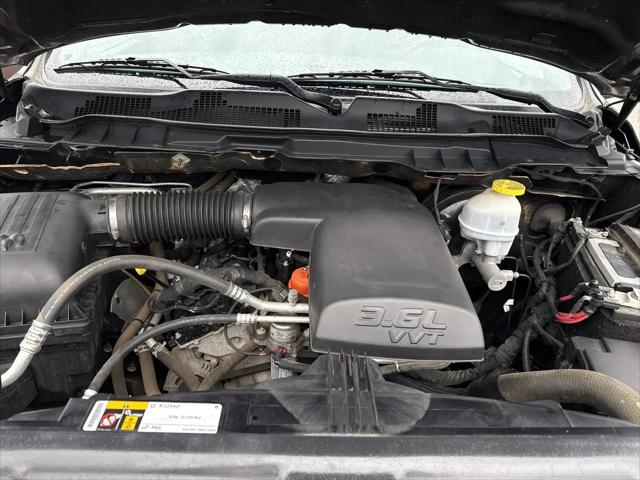 2021 Ram 1500 SLT Crew Cab 4x4 5'7" Box