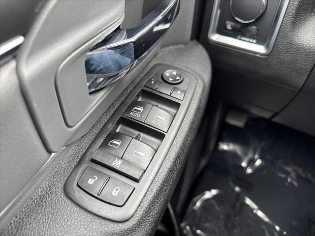 2021 Ram 1500 SLT Crew Cab 4x4 5'7" Box