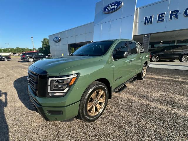 2024 Nissan Titan Crew Cab SV 4x2