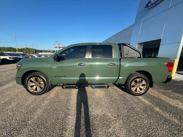 2024 Nissan Titan Crew Cab SV 4x2