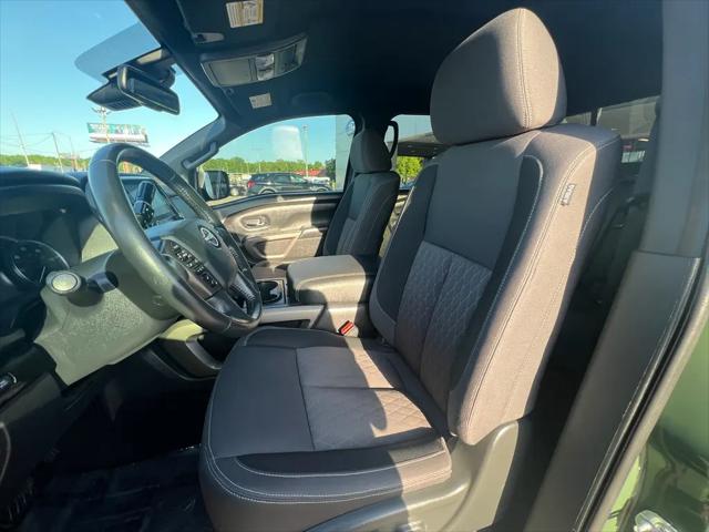 2024 Nissan Titan Crew Cab SV 4x2